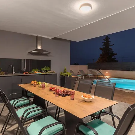 Holiday home In With House Sea View