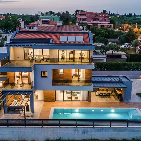 Holiday home In With House Sea View *