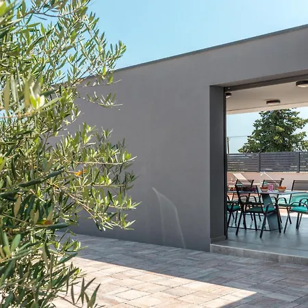 Holiday home In With House Sea View Fazana
