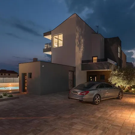 Holiday home In With House Sea View