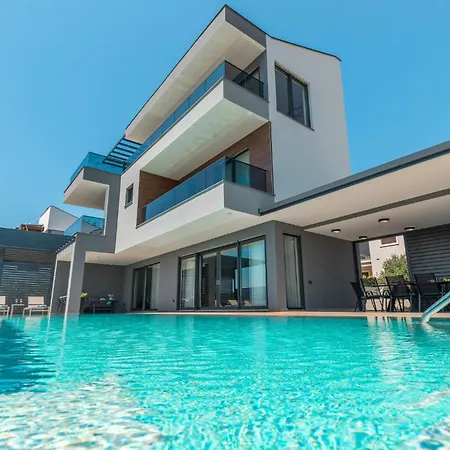 Holiday home In With House Sea View Fazana